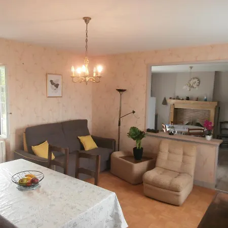 La Grange De Tombeloly Hébergement de vacances *