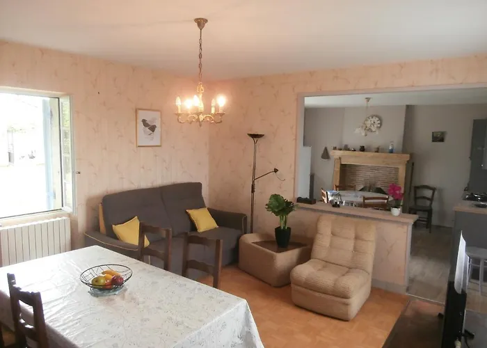 La Grange De Tombeloly Hébergement de vacances *